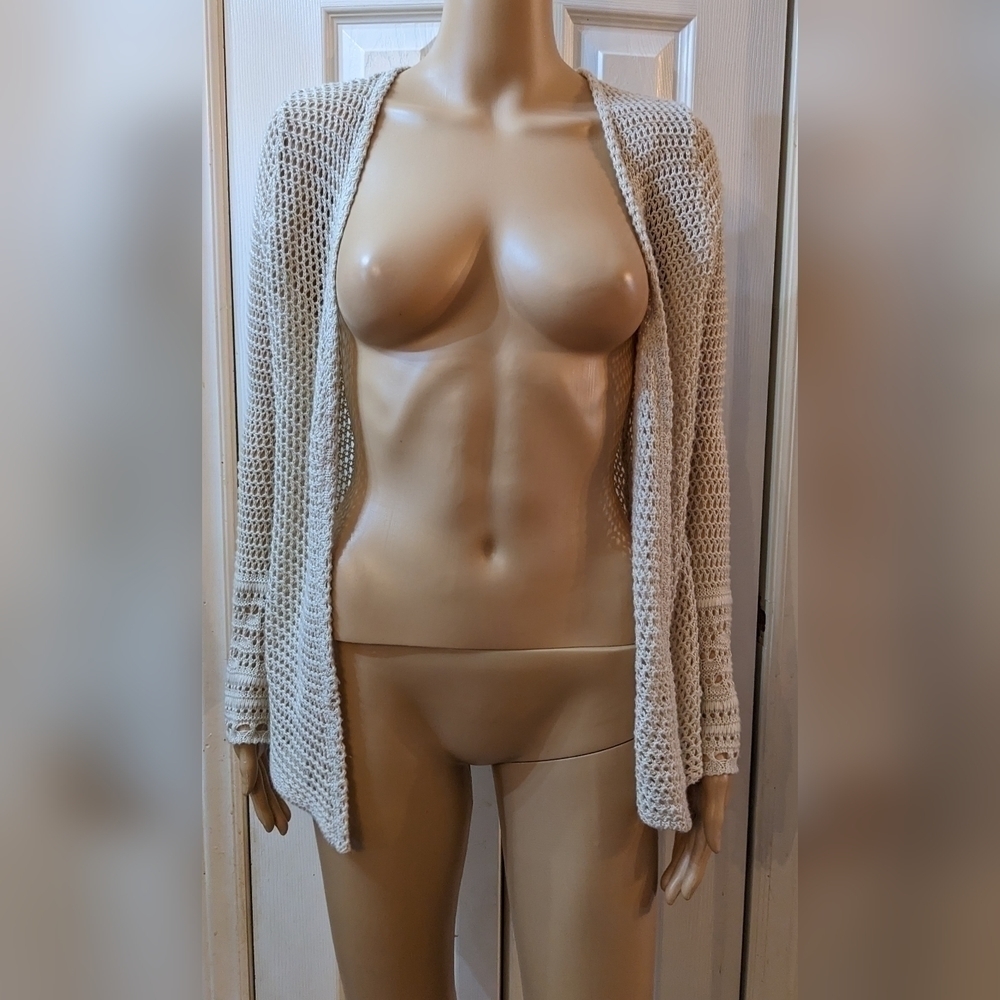 Pre-owned Cato long sleeve lightweight sweater wrap, size small, TC